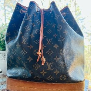 Authentic Louis Vuitton Malletier Vintage Drawstring Bucket Shoulder Bag